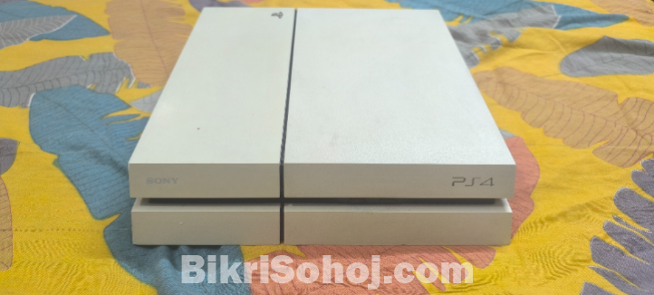 Sony PlayStation 4 (Fat, 500GB)